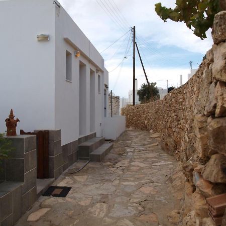 Batika Rooms Artemonas Exterior photo