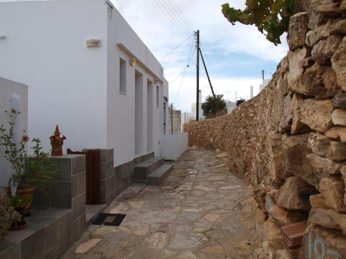 Batika Rooms Artemonas Exterior photo